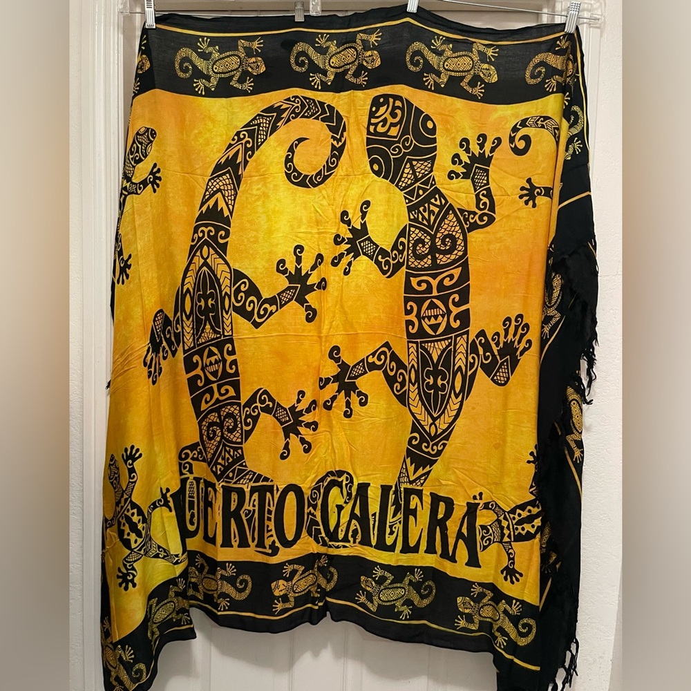 SARONG Gold Yellow Black Gecko Print Sarong Wrap Shawl Scarf Puerto Galera - New - Picture 8 of 8